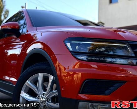 Оранжевый Фольксваген Тигуан, объемом двигателя 2 л и пробегом 160 тыс. км за 23700 $, фото 3 на Automoto.ua