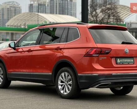 Оранжевый Фольксваген Тигуан, объемом двигателя 1.98 л и пробегом 112 тыс. км за 18999 $, фото 5 на Automoto.ua