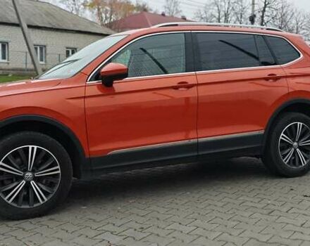 Оранжевый Фольксваген Тигуан, объемом двигателя 1.98 л и пробегом 148 тыс. км за 16200 $, фото 3 на Automoto.ua