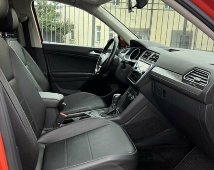 Помаранчевий Фольксваген Тігуан, об'ємом двигуна 1.98 л та пробігом 58 тис. км за 18900 $, фото 27 на Automoto.ua