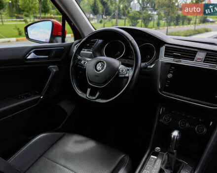 Помаранчевий Фольксваген Тігуан, об'ємом двигуна 2 л та пробігом 146 тис. км за 21000 $, фото 13 на Automoto.ua