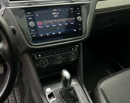 Помаранчевий Фольксваген Тігуан, об'ємом двигуна 1.98 л та пробігом 58 тис. км за 18900 $, фото 22 на Automoto.ua