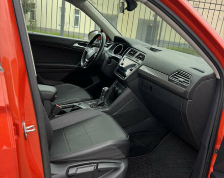 Помаранчевий Фольксваген Тігуан, об'ємом двигуна 1.98 л та пробігом 58 тис. км за 18900 $, фото 24 на Automoto.ua