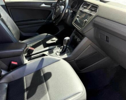 Помаранчевий Фольксваген Тігуан, об'ємом двигуна 2 л та пробігом 31 тис. км за 9000 $, фото 8 на Automoto.ua