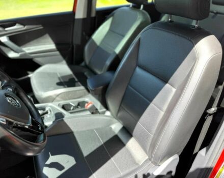 Помаранчевий Фольксваген Тігуан, об'ємом двигуна 2 л та пробігом 31 тис. км за 9000 $, фото 9 на Automoto.ua