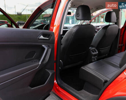 Помаранчевий Фольксваген Тігуан, об'ємом двигуна 2 л та пробігом 146 тис. км за 21000 $, фото 18 на Automoto.ua