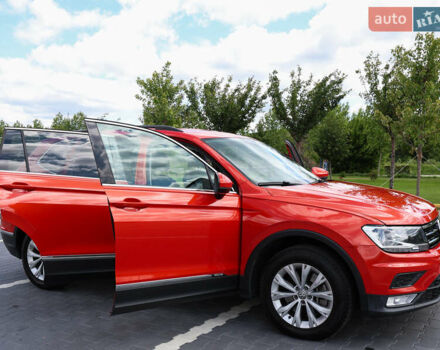 Помаранчевий Фольксваген Тігуан, об'ємом двигуна 2 л та пробігом 146 тис. км за 21000 $, фото 5 на Automoto.ua