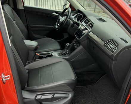 Помаранчевий Фольксваген Тігуан, об'ємом двигуна 1.98 л та пробігом 58 тис. км за 18900 $, фото 28 на Automoto.ua