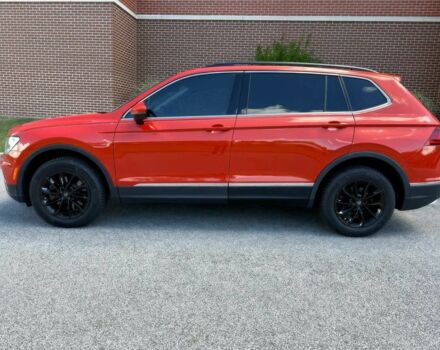 Помаранчевий Фольксваген Тігуан, об'ємом двигуна 2 л та пробігом 31 тис. км за 9000 $, фото 3 на Automoto.ua