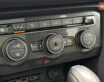 Оранжевый Фольксваген Тигуан, объемом двигателя 2 л и пробегом 152 тыс. км за 25900 $, фото 35 на Automoto.ua