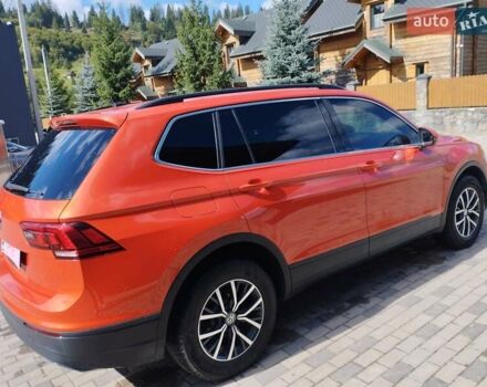 Помаранчевий Фольксваген Тігуан, об'ємом двигуна 1.98 л та пробігом 104 тис. км за 16200 $, фото 3 на Automoto.ua