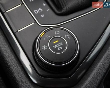 Оранжевый Фольксваген Тигуан, объемом двигателя 1.98 л и пробегом 107 тыс. км за 19500 $, фото 13 на Automoto.ua