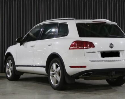 Белый Фольксваген Туарег, объемом двигателя 3 л и пробегом 286 тыс. км за 16900 $, фото 4 на Automoto.ua