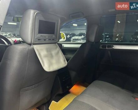 Фольксваген Туарег 2007 у Чернівцях на Automoto.ua Білий Фольксваген Туарег, об'ємом двигуна 2.97 л та пробігом 284 тис. км за 11000 $, фото 17 на Automoto.ua