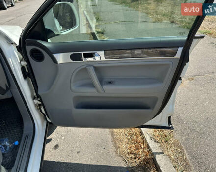 Фольксваген Туарег 2007 у Миколаєві на Automoto.ua Білий Фольксваген Туарег, об'ємом двигуна 3 л та пробігом 226 тис. км за 13100 $, фото 10 на Automoto.ua