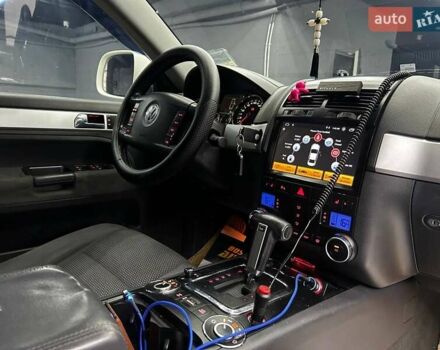 Фольксваген Туарег 2007 у Чернівцях на Automoto.ua Білий Фольксваген Туарег, об'ємом двигуна 2.97 л та пробігом 284 тис. км за 11000 $, фото 7 на Automoto.ua