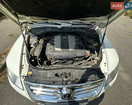 Фольксваген Туарег 2007 у Миколаєві на Automoto.ua Білий Фольксваген Туарег, об'ємом двигуна 3 л та пробігом 226 тис. км за 13100 $, фото 6 на Automoto.ua