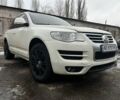 Білий Фольксваген Туарег, об'ємом двигуна 3 л та пробігом 330 тис. км за 7700 $, фото 1 на Automoto.ua