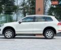 Білий Фольксваген Туарег, об'ємом двигуна 2.97 л та пробігом 257 тис. км за 15490 $, фото 3 на Automoto.ua
