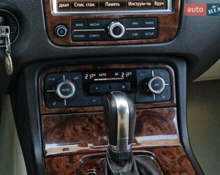 Белый Фольксваген Туарег, объемом двигателя 2.97 л и пробегом 264 тыс. км за 17490 $, фото 55 на Automoto.ua