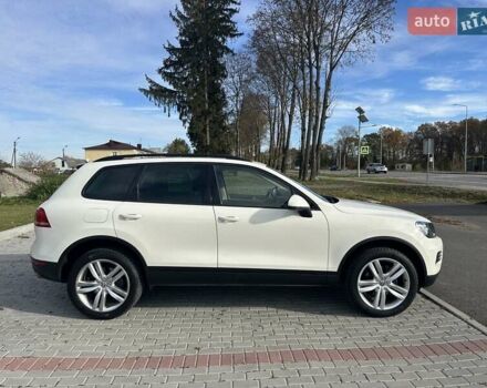 Белый Фольксваген Туарег, объемом двигателя 2.97 л и пробегом 260 тыс. км за 19200 $, фото 13 на Automoto.ua