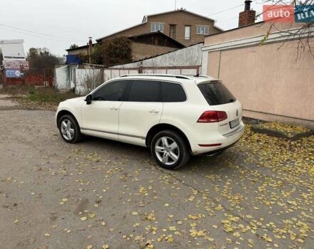 Белый Фольксваген Туарег, объемом двигателя 2.97 л и пробегом 265 тыс. км за 18000 $, фото 5 на Automoto.ua