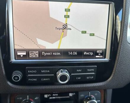 Белый Фольксваген Туарег, объемом двигателя 2.97 л и пробегом 260 тыс. км за 19200 $, фото 44 на Automoto.ua