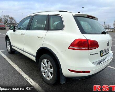 Белый Фольксваген Туарег, объемом двигателя 3 л и пробегом 254 тыс. км за 19500 $, фото 3 на Automoto.ua