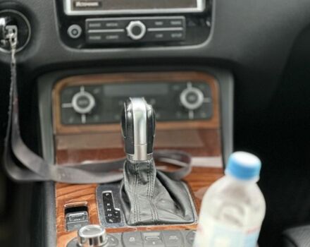 Фольксваген Туарег 2010 в Киеве на Automoto.ua Белый Фольксваген Туарег, объемом двигателя 0 л и пробегом 285 тыс. км за 13500 $, фото 9 на Automoto.ua