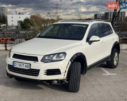 Белый Фольксваген Туарег, объемом двигателя 2.97 л и пробегом 200 тыс. км за 13500 $, фото 3 на Automoto.ua