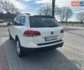 Белый Фольксваген Туарег, объемом двигателя 2.97 л и пробегом 260 тыс. км за 19200 $, фото 16 на Automoto.ua