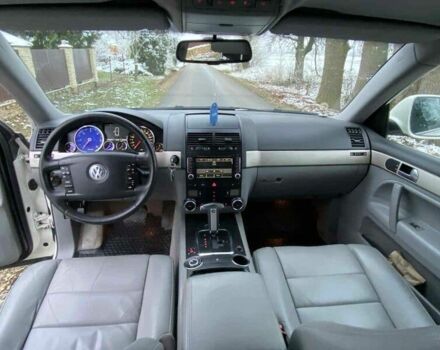Белый Фольксваген Туарег, объемом двигателя 3 л и пробегом 224 тыс. км за 4500 $, фото 4 на Automoto.ua