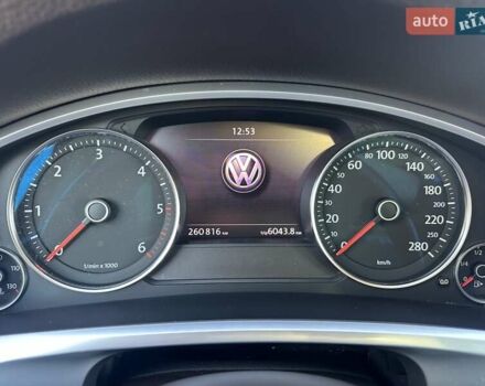 Белый Фольксваген Туарег, объемом двигателя 2.97 л и пробегом 260 тыс. км за 19200 $, фото 22 на Automoto.ua