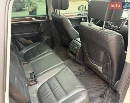 Белый Фольксваген Туарег, объемом двигателя 2.97 л и пробегом 265 тыс. км за 18000 $, фото 8 на Automoto.ua