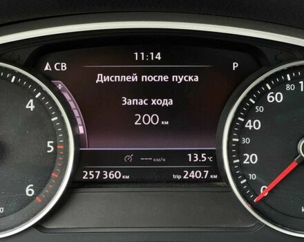 Белый Фольксваген Туарег, объемом двигателя 3 л и пробегом 257 тыс. км за 15490 $, фото 12 на Automoto.ua