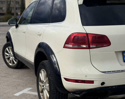 Белый Фольксваген Туарег, объемом двигателя 2.97 л и пробегом 200 тыс. км за 13500 $, фото 9 на Automoto.ua