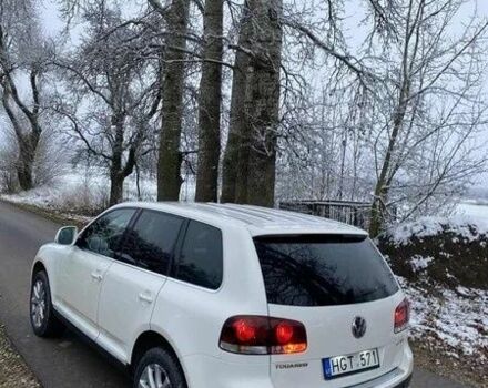 Белый Фольксваген Туарег, объемом двигателя 3 л и пробегом 224 тыс. км за 4500 $, фото 3 на Automoto.ua