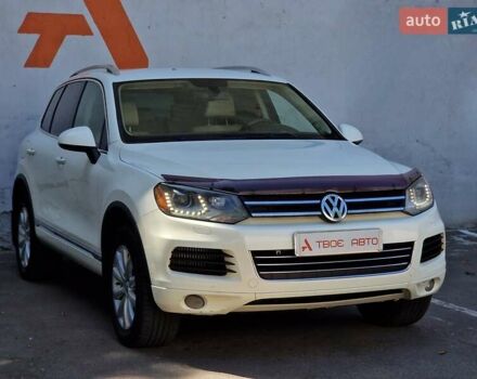 Белый Фольксваген Туарег, объемом двигателя 2.97 л и пробегом 264 тыс. км за 17490 $, фото 6 на Automoto.ua