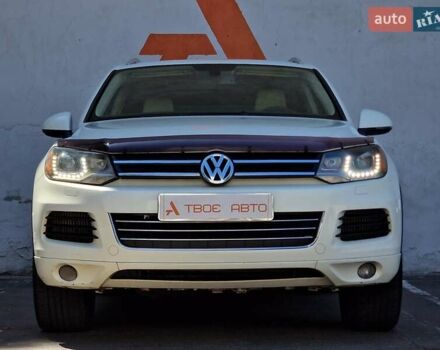 Белый Фольксваген Туарег, объемом двигателя 2.97 л и пробегом 264 тыс. км за 17490 $, фото 4 на Automoto.ua