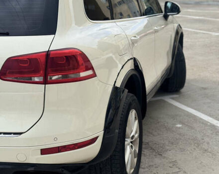 Белый Фольксваген Туарег, объемом двигателя 2.97 л и пробегом 200 тыс. км за 13500 $, фото 8 на Automoto.ua