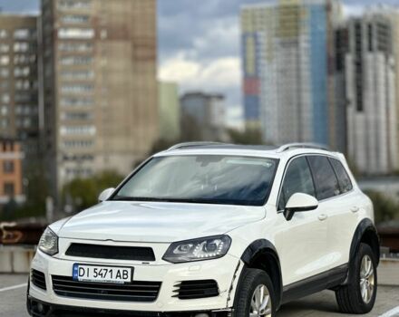 Фольксваген Туарег 2010 в Киеве на Automoto.ua Белый Фольксваген Туарег, объемом двигателя 0 л и пробегом 285 тыс. км за 13500 $, фото 2 на Automoto.ua