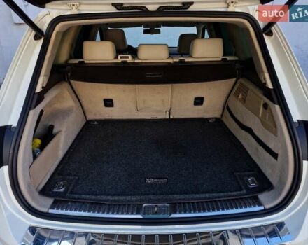 Белый Фольксваген Туарег, объемом двигателя 2.97 л и пробегом 264 тыс. км за 17490 $, фото 38 на Automoto.ua