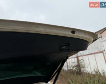 Белый Фольксваген Туарег, объемом двигателя 2.97 л и пробегом 265 тыс. км за 18000 $, фото 10 на Automoto.ua