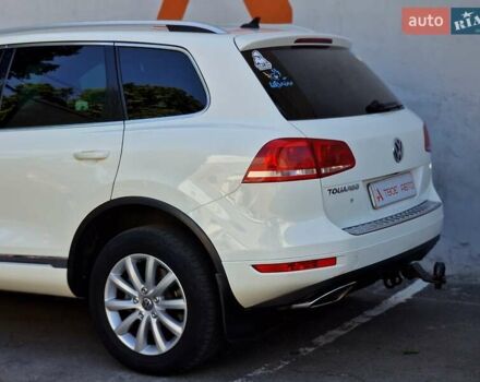 Белый Фольксваген Туарег, объемом двигателя 2.97 л и пробегом 264 тыс. км за 17490 $, фото 25 на Automoto.ua