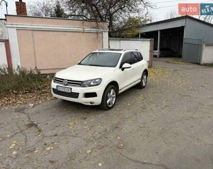 Белый Фольксваген Туарег, объемом двигателя 2.97 л и пробегом 265 тыс. км за 18000 $, фото 1 на Automoto.ua