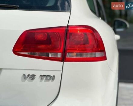 Білий Фольксваген Туарег, об'ємом двигуна 2.97 л та пробігом 257 тис. км за 15490 $, фото 12 на Automoto.ua