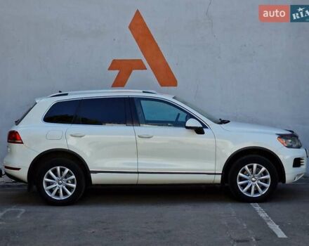 Белый Фольксваген Туарег, объемом двигателя 2.97 л и пробегом 264 тыс. км за 17490 $, фото 20 на Automoto.ua