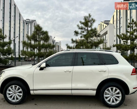 Белый Фольксваген Туарег, объемом двигателя 3 л и пробегом 217 тыс. км за 14650 $, фото 3 на Automoto.ua