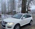 Белый Фольксваген Туарег, объемом двигателя 3 л и пробегом 224 тыс. км за 4500 $, фото 1 на Automoto.ua