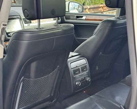 Фольксваген Туарег 2010 в Киеве на Automoto.ua Белый Фольксваген Туарег, объемом двигателя 0 л и пробегом 285 тыс. км за 13500 $, фото 7 на Automoto.ua